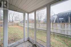 27 JONQUIL CRESCENT | Markham Ontario | Slide Image Three