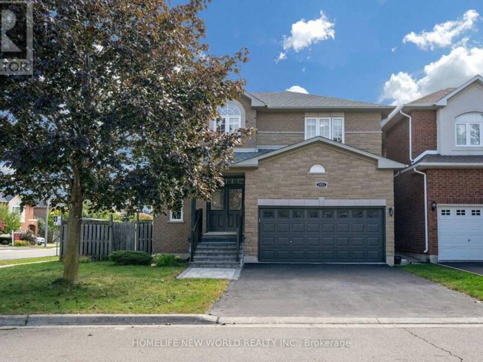 2485 BLUE HOLLY CRESCENT, Oakville, Ontario L6M 4V4