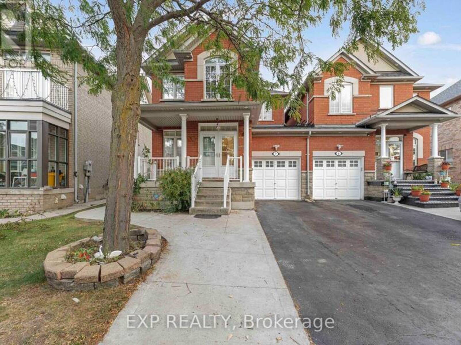 7 OVERTURE LANE, Brampton, Ontario L6S 6H9