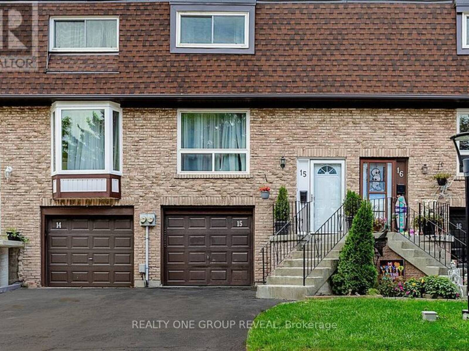 15 - 222 PEARSON STREET, Oshawa, Ontario L1G 7C6