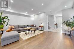 64 MUGFORD ROAD | Aurora Ontario | Slide Image Eight