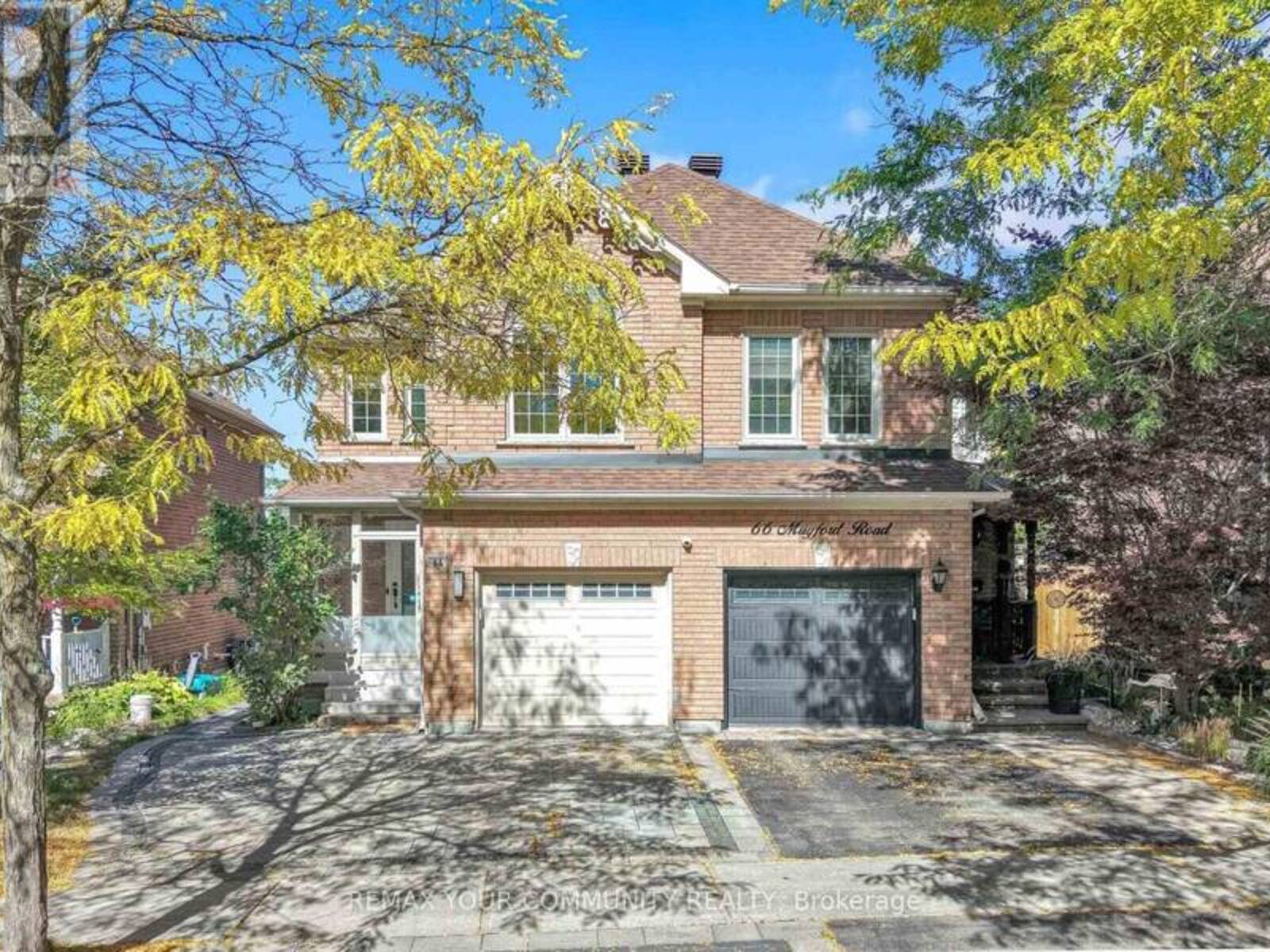 64 MUGFORD ROAD, Aurora, Ontario L4G 7H5