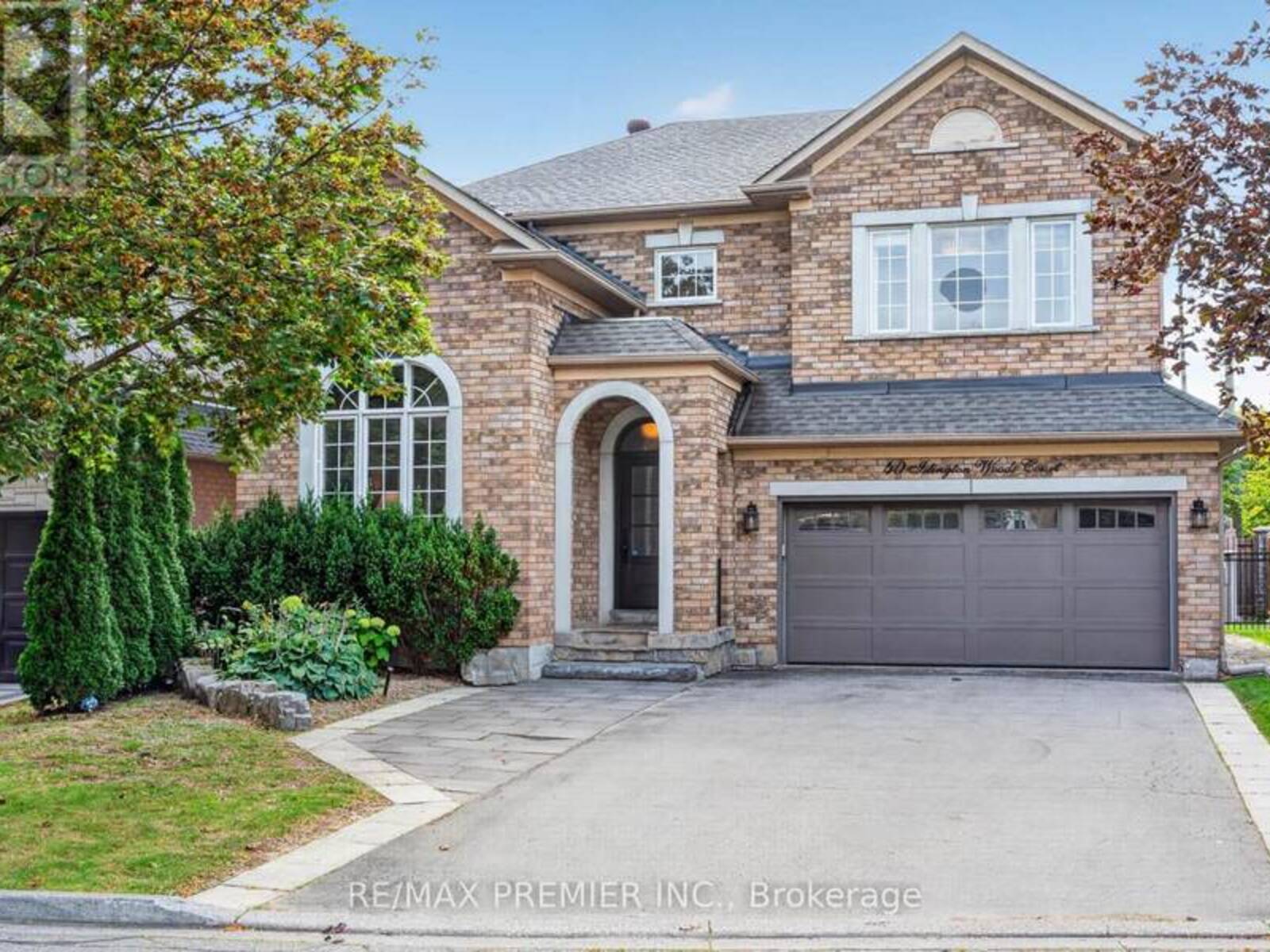40 ISLINGTON WOODS COURT, Vaughan, Ontario L4L 9J1