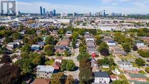 27 BRAWLEY AVENUE | Toronto Ontario | Slide Image Forty