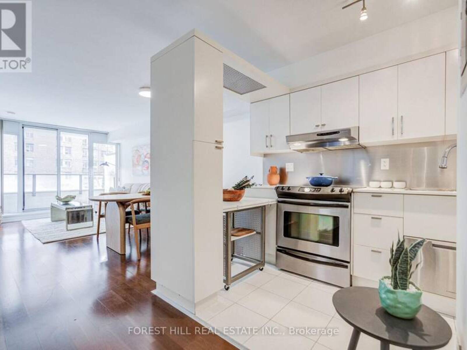 917 - 111 ELIZABETH STREET, Toronto, Ontario M5G 1P7