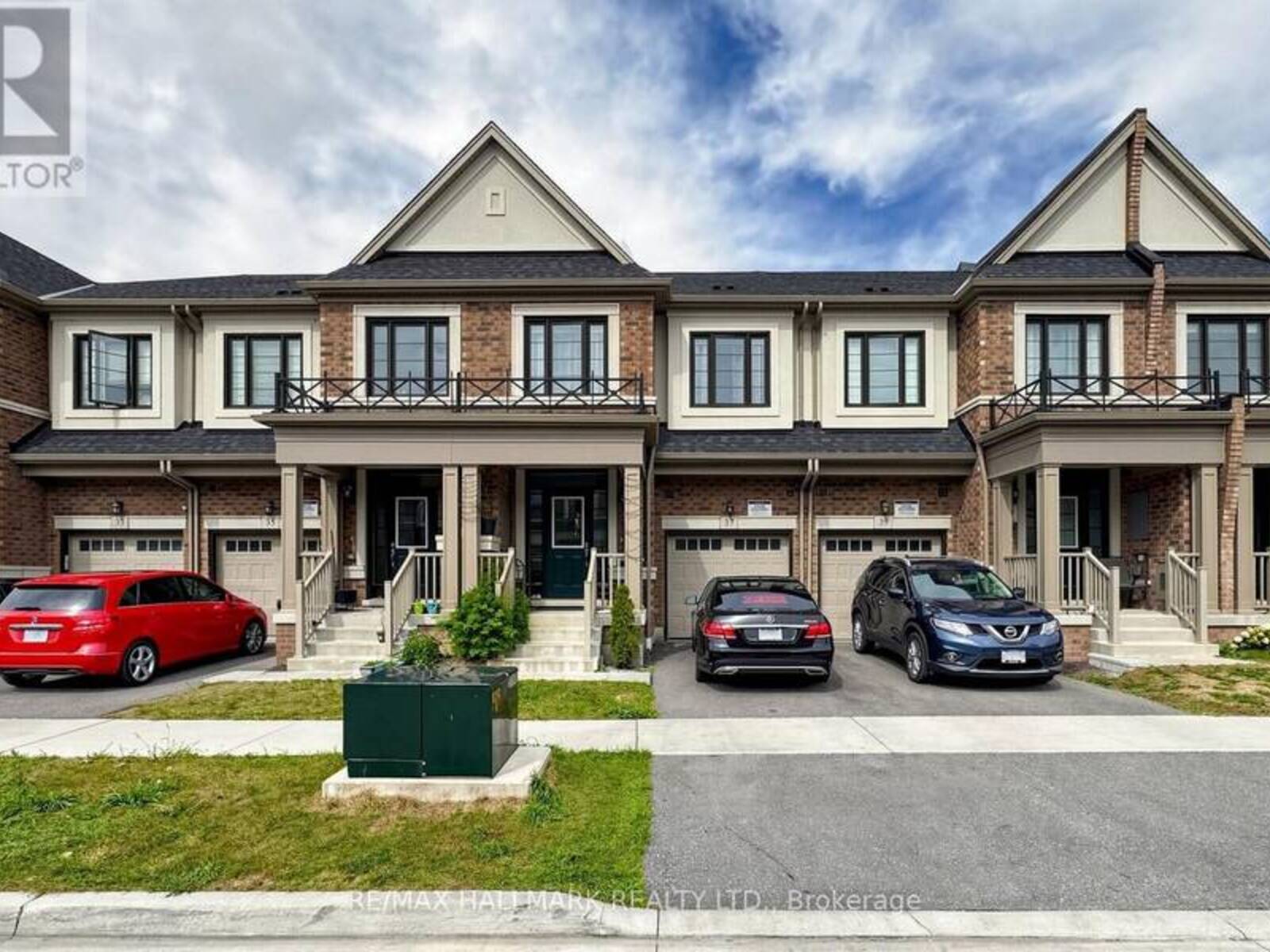 37 VELVET DRIVE, Whitby, Ontario L1P 0N6