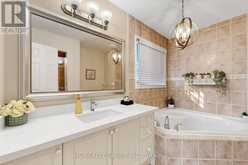 180 TRAIL RIDGE LANE | Markham Ontario | Slide Image Seventeen