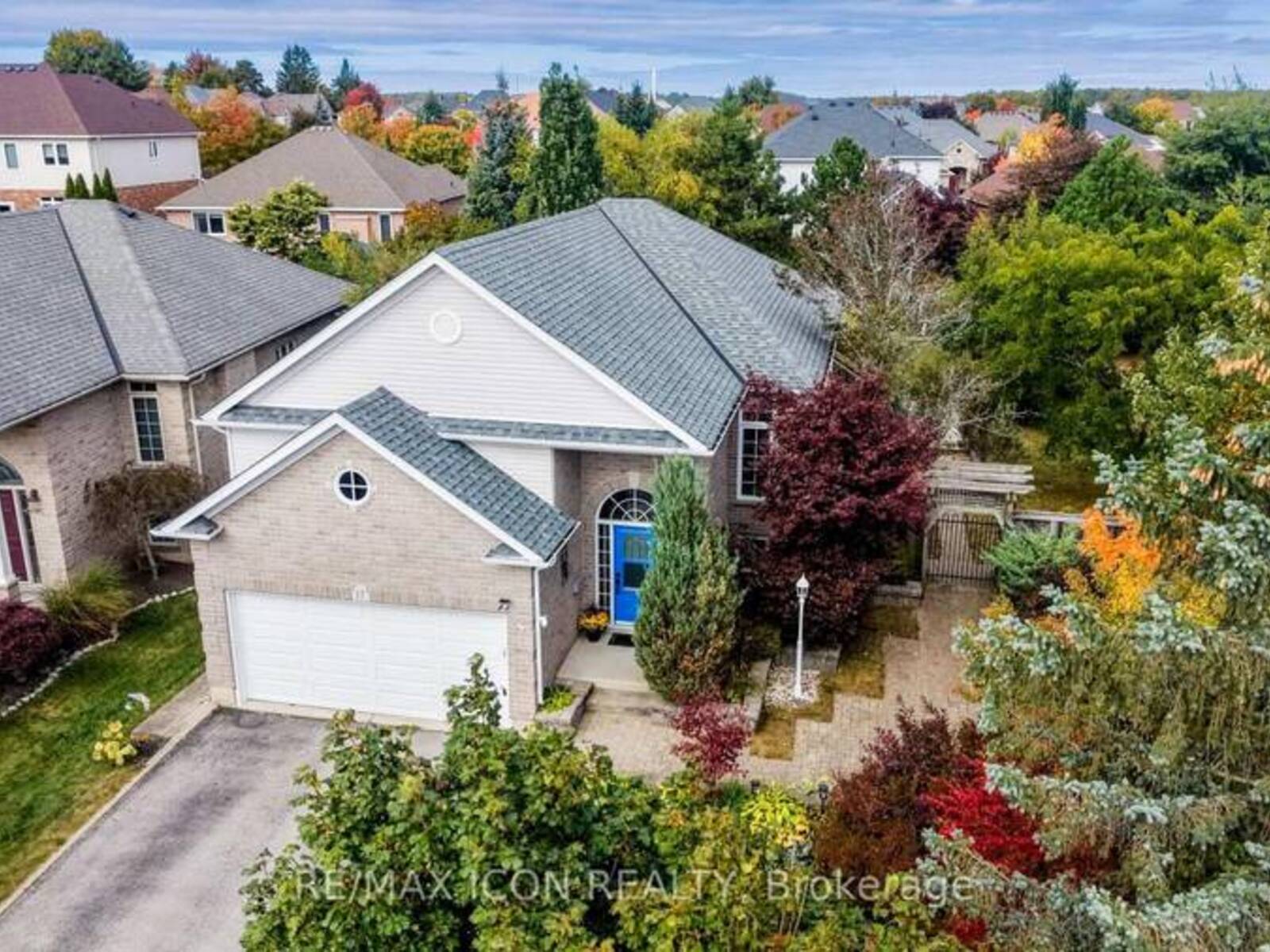 17 KINGSLEY ROAD, Halton Hills, Ontario L7J 2Z5