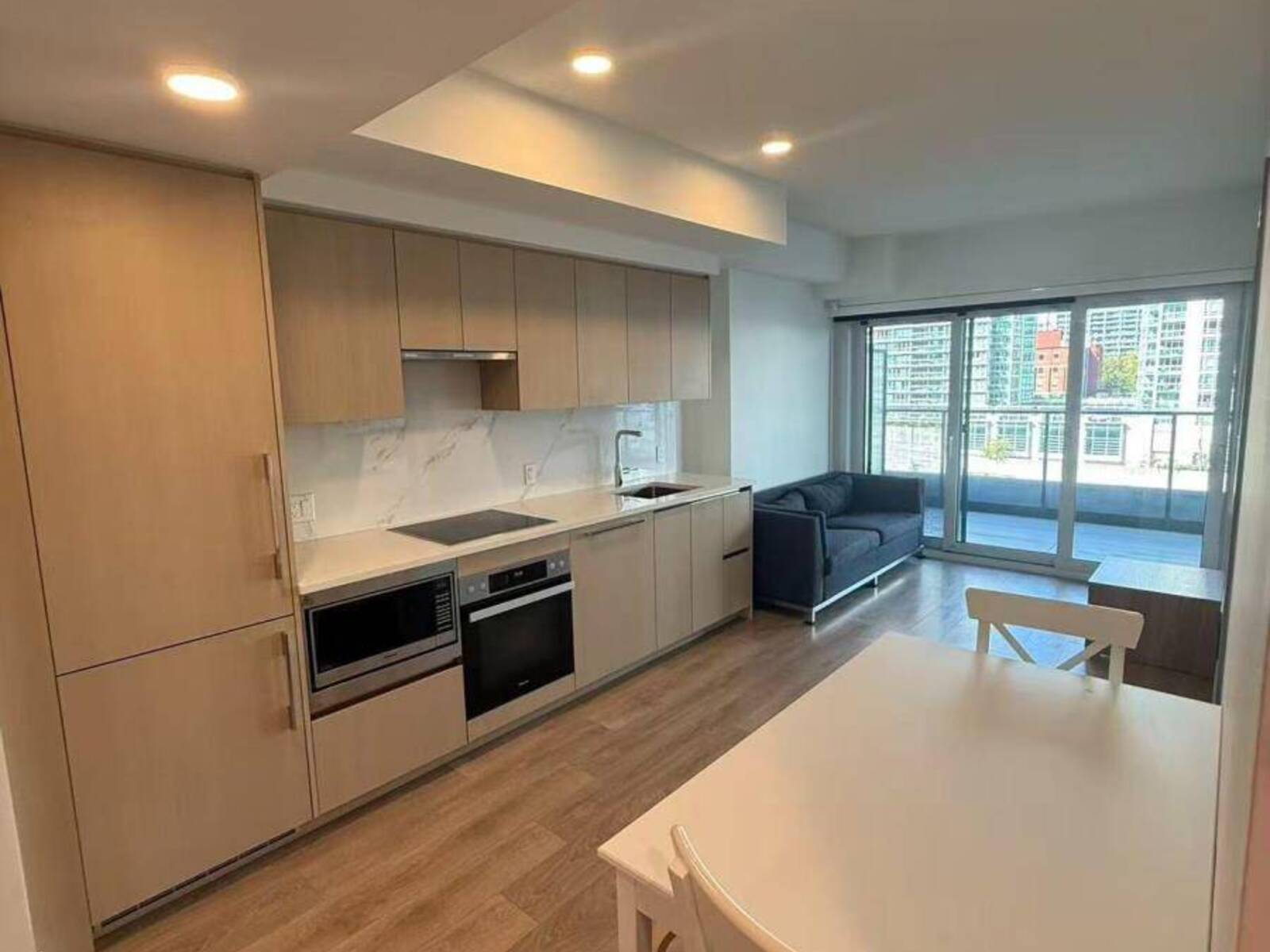 502 - 1 CONCORD CITYPLACE WAY, Toronto, Ontario M5V 0X3