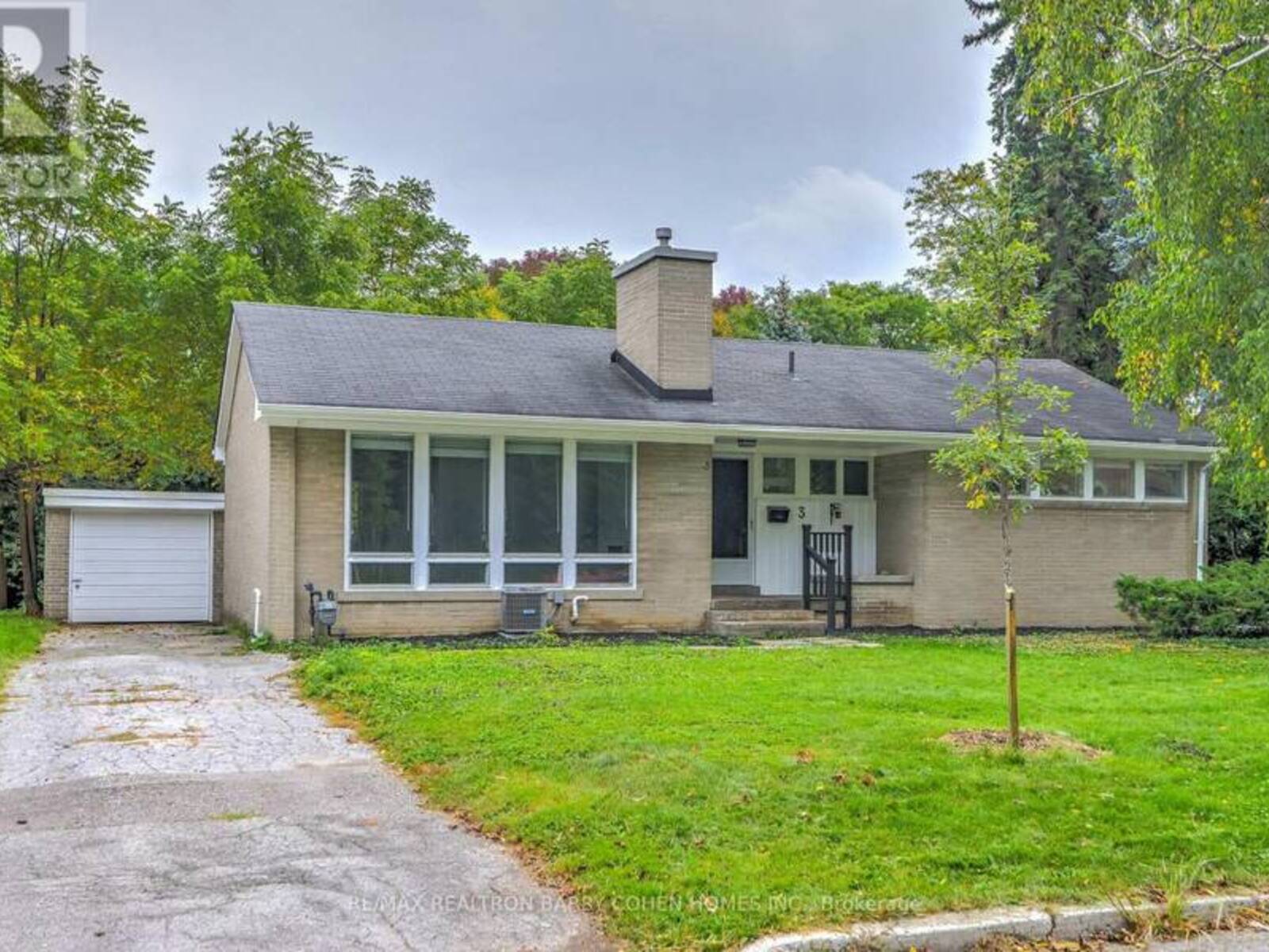 3 GREENGATE ROAD, Toronto, Ontario M3B 1E7