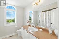 106 LAURENDALE AVENUE | Georgina Ontario | Slide Image Nineteen