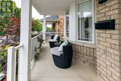 106 LAURENDALE AVENUE | Georgina Ontario | Slide Image Three