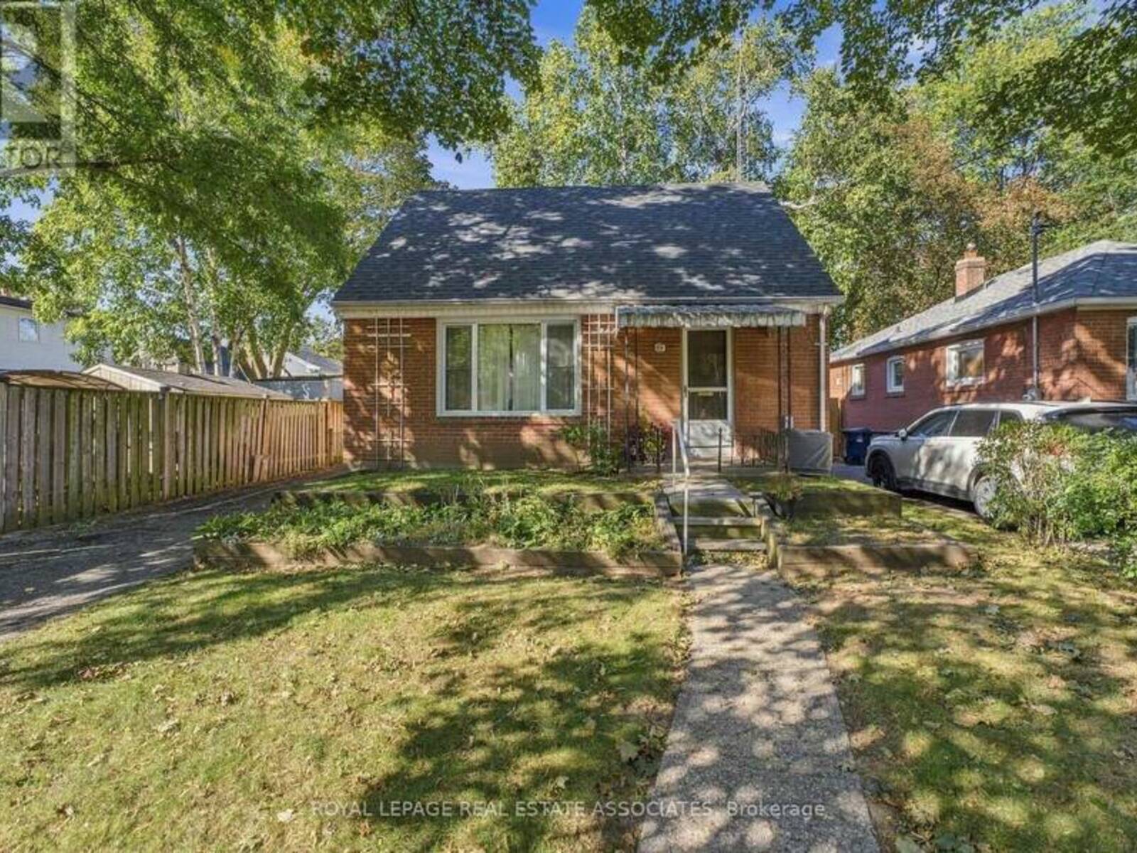 68 GAIR DRIVE, Toronto, Ontario M8W 4P8