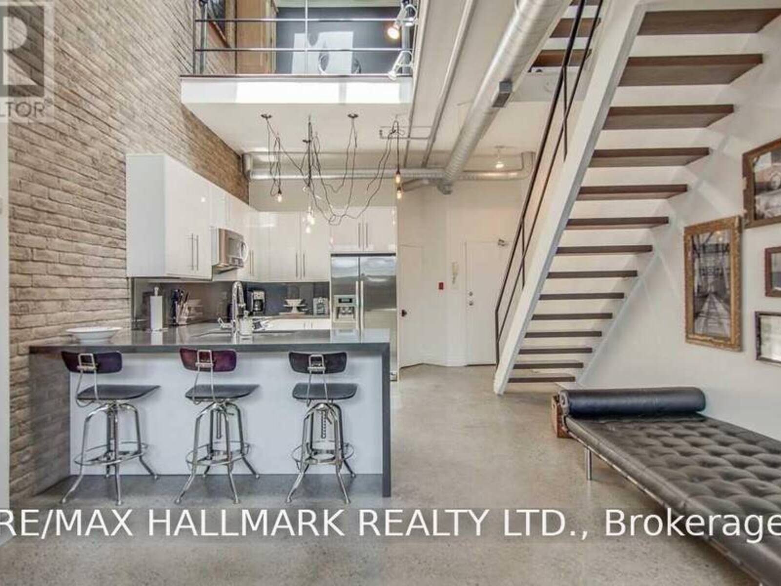 7 - 6 BARTLETT AVENUE, Toronto, Ontario M6H 3E8