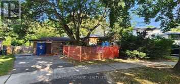 14 THREADNEEDLE CRESCENT | Toronto Ontario | Slide Image Eleven