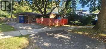 14 THREADNEEDLE CRESCENT | Toronto Ontario | Slide Image One