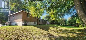 14 THREADNEEDLE CRESCENT | Toronto Ontario | Slide Image Four