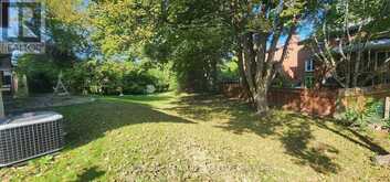 14 THREADNEEDLE CRESCENT | Toronto Ontario | Slide Image Six