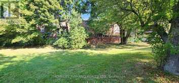 14 THREADNEEDLE CRESCENT | Toronto Ontario | Slide Image Eight