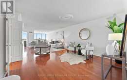 1704 - 1 CONCORDE PLACE | Toronto Ontario | Slide Image Three
