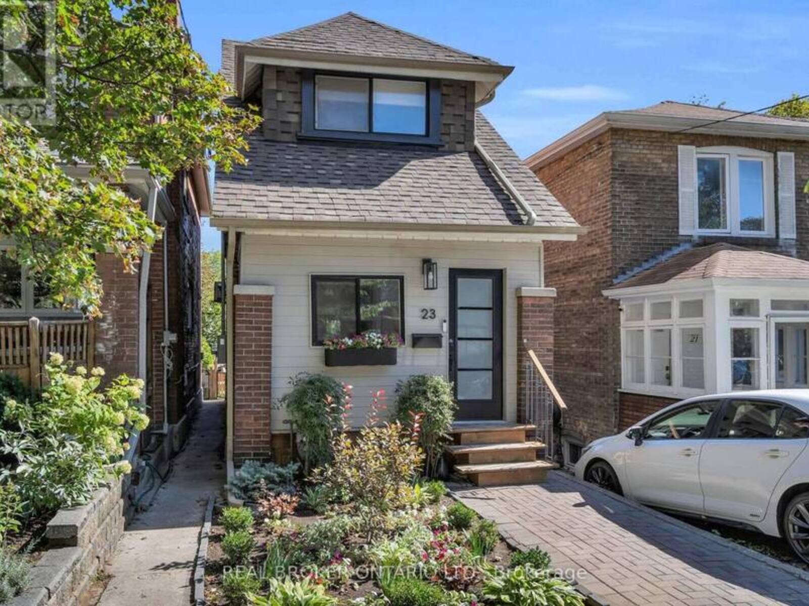 23 ALDRIDGE AVENUE, Toronto, Ontario M4C 3W3