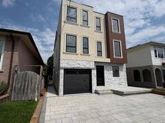 113 GRENFELL STREET Oshawa Ontario, L1J 4W1