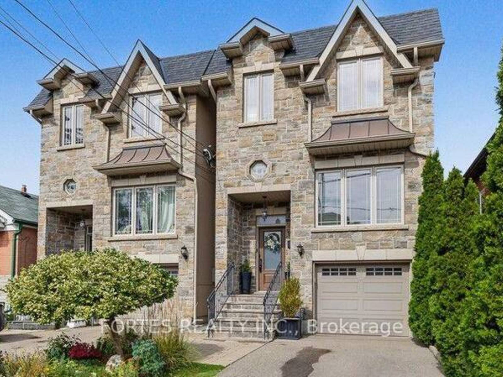 154 HOLBORNE AVENUE, Toronto, Ontario M4C 2R6