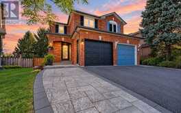 671 WALPOLE CRESCENT | Newmarket Ontario | Slide Image One
