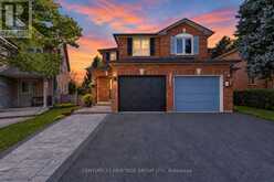 671 WALPOLE CRESCENT | Newmarket Ontario | Slide Image Two