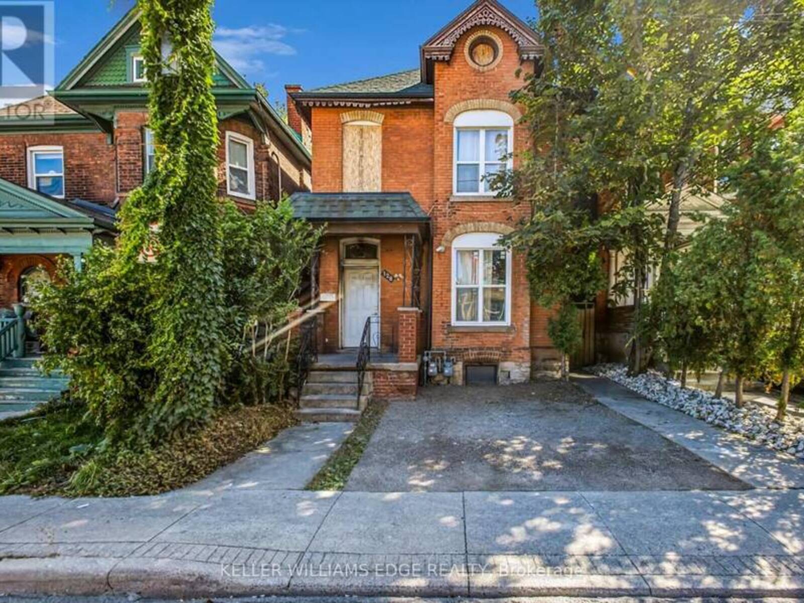 128 JOHN STREET N, Hamilton, Ontario L8R 1H6