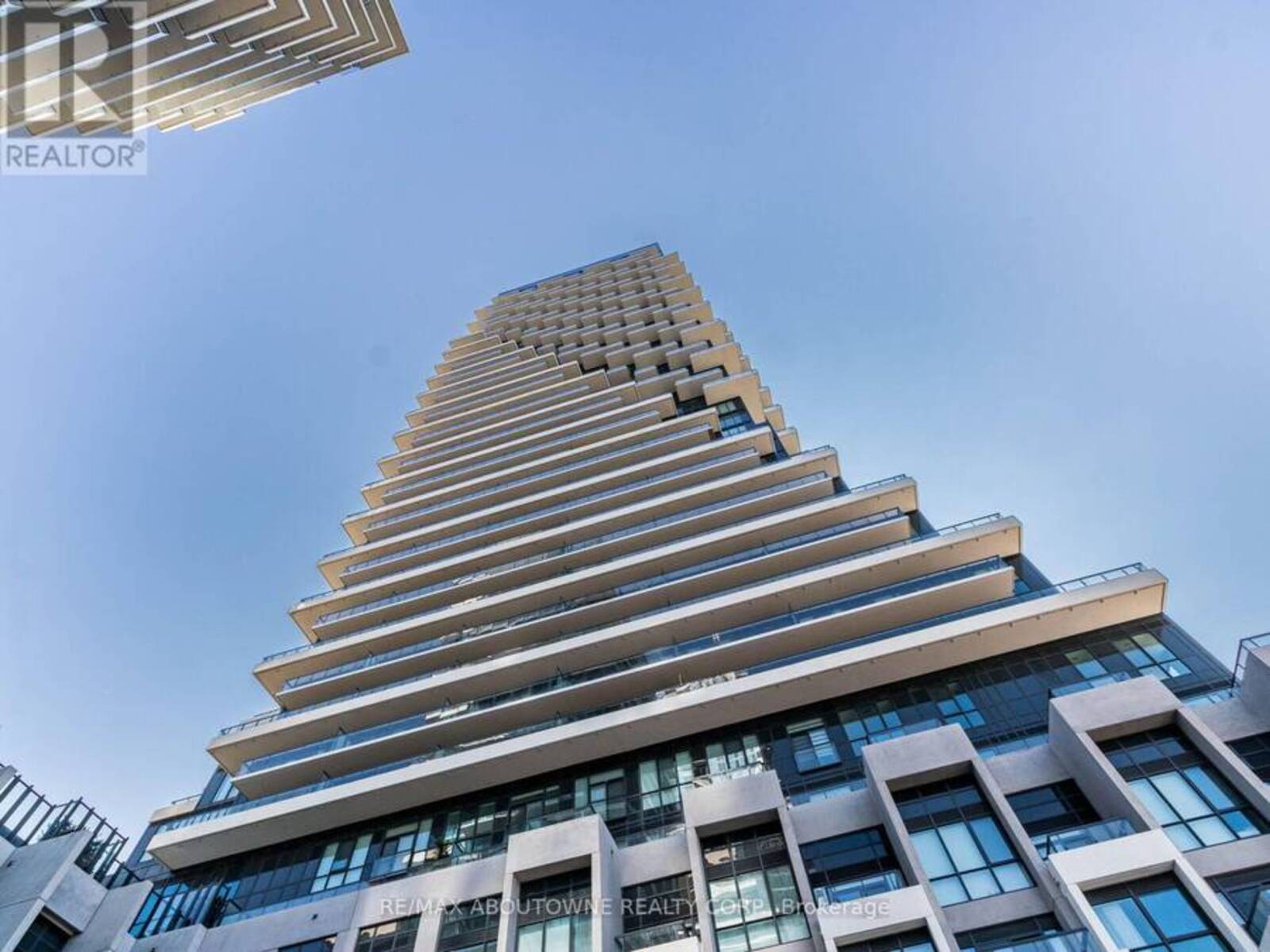 2208 - 30 INN ON THE PARK DRIVE, Toronto, Ontario M3C 0P7