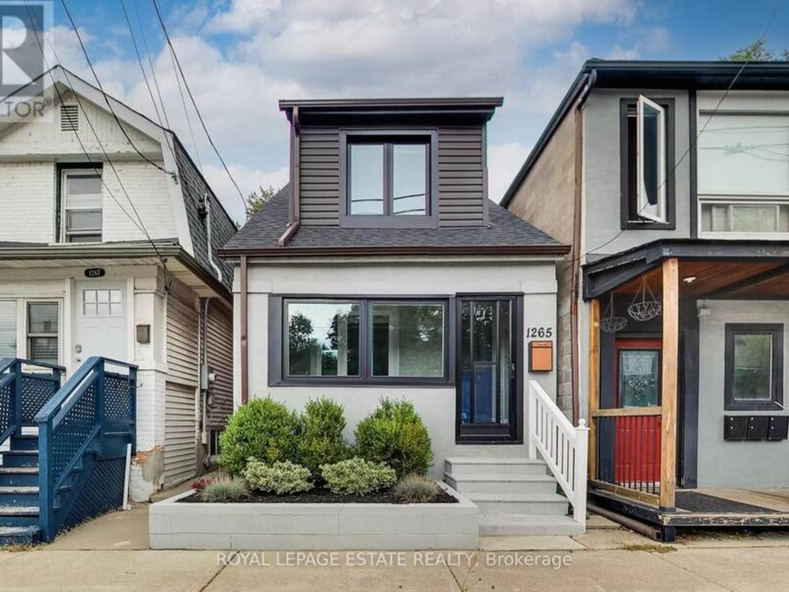 1265 WOODBINE AVENUE, Toronto, Ontario M4C 4E5