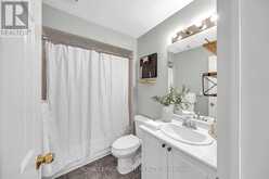 18 FEINT DRIVE | Ajax Ontario | Slide Image Fifteen