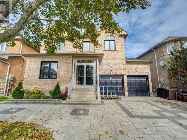 145 TRAILHEAD AVENUE Newmarket Ontario, L3X 2Z6 - 6 Bedrooms Home For Sale