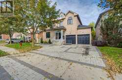 145 TRAILHEAD AVENUE | Newmarket Ontario | Slide Image Two