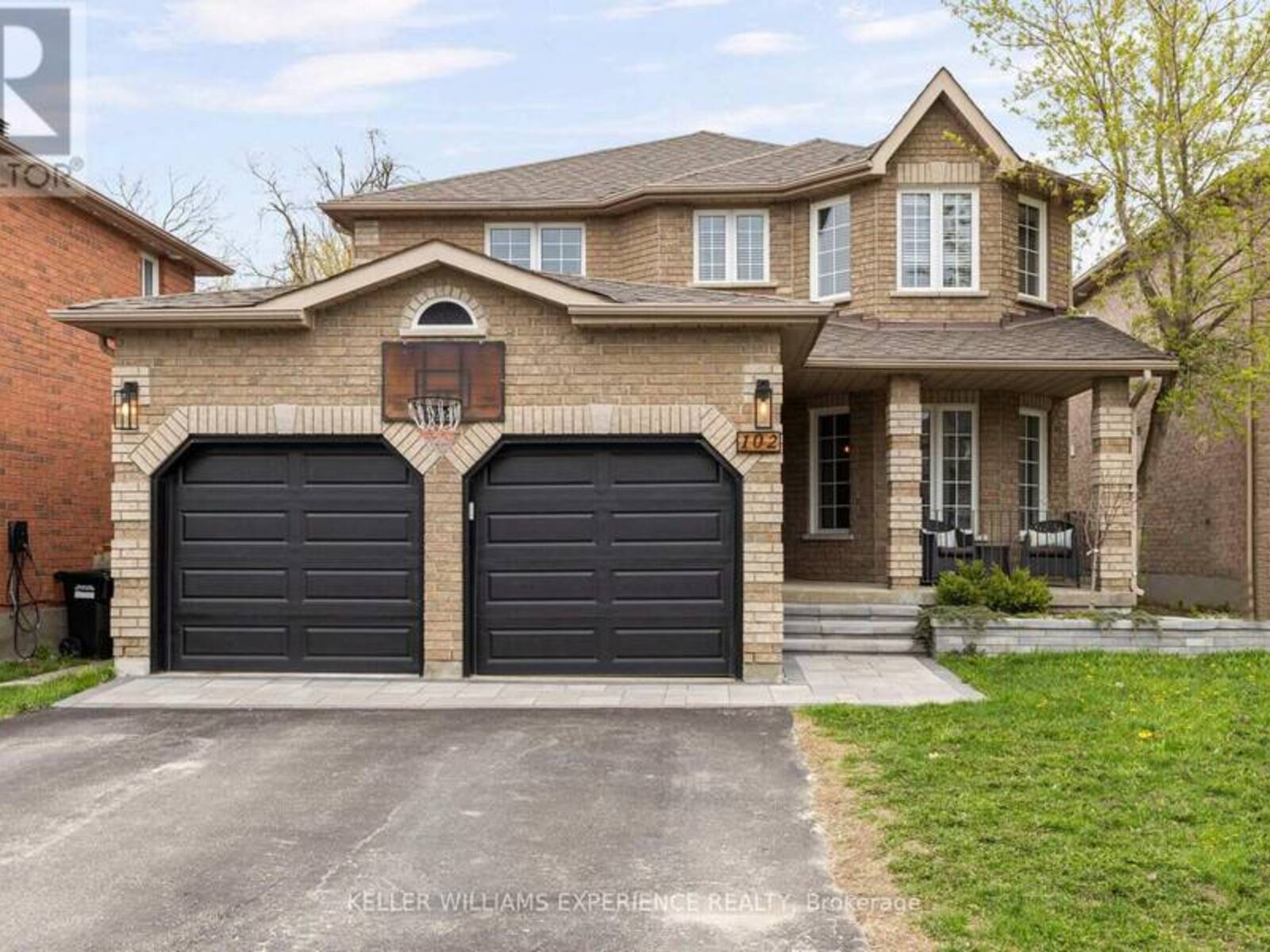 102 COUNTRY LANE, Barrie, Ontario L4N 0N3