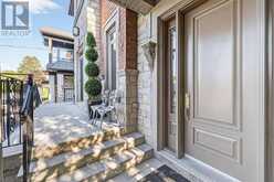 7 COUSINS DRIVE | Aurora Ontario | Slide Image Three