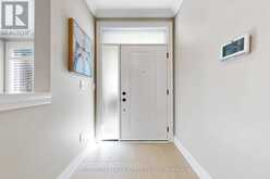 254 JOHN STREET | Toronto Ontario | Slide Image Six