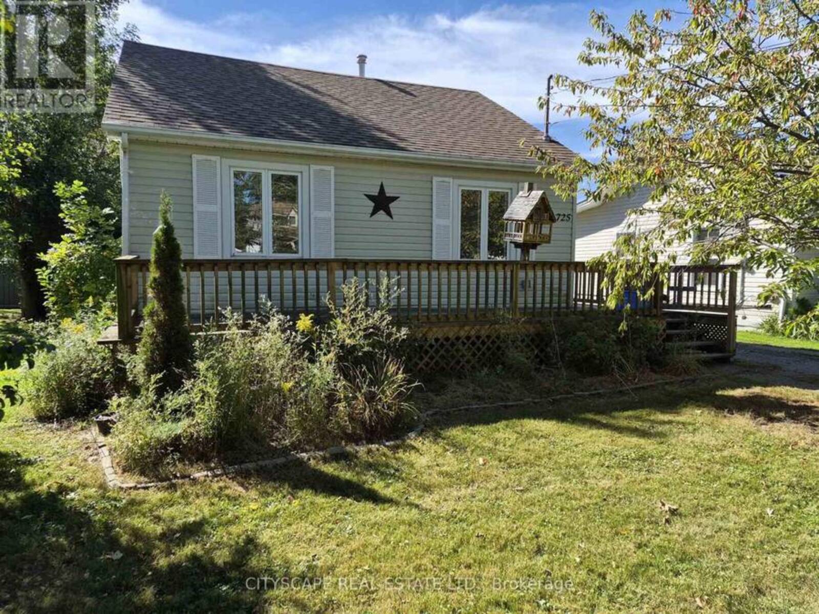 725 DOMINION ROAD, Fort Erie, Ontario L2A 1G9