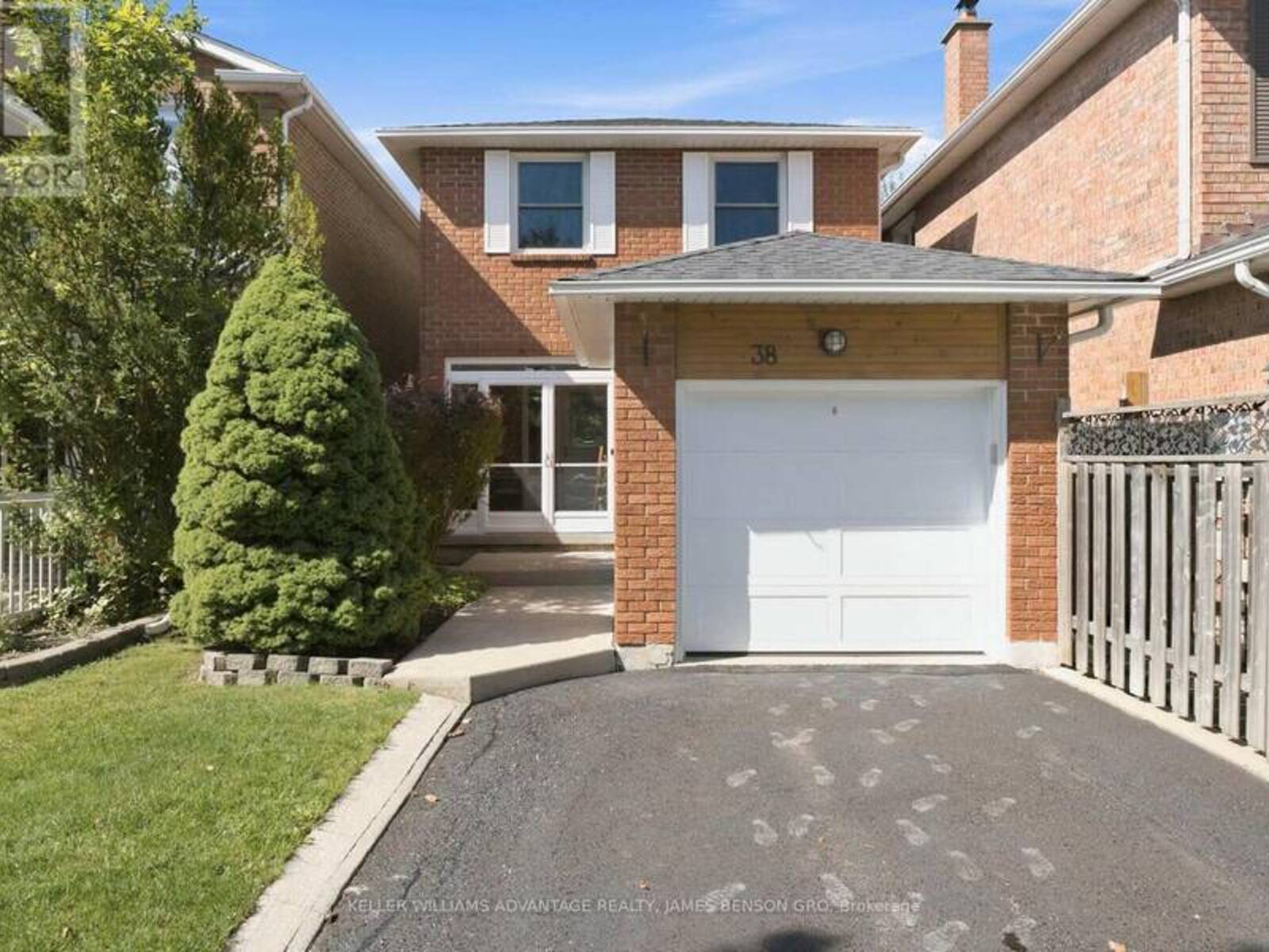 38 WHITE BOULEVARD, Vaughan, Ontario L4J 5Z3