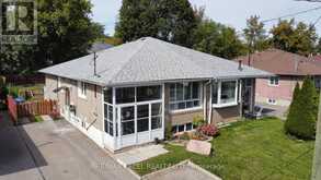 44 LINDSAY AVENUE | Newmarket Ontario | Slide Image One