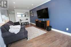 44 LINDSAY AVENUE | Newmarket Ontario | Slide Image Three