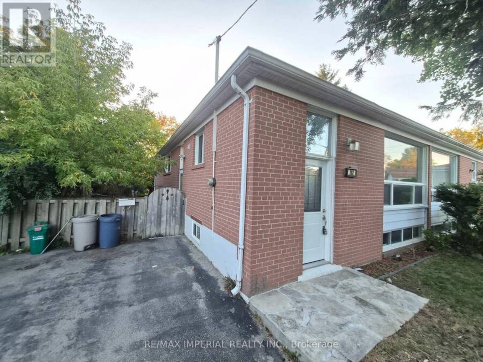 262 MCCONVEY DRIVE, Richmond Hill, Ontario L4C 3K2