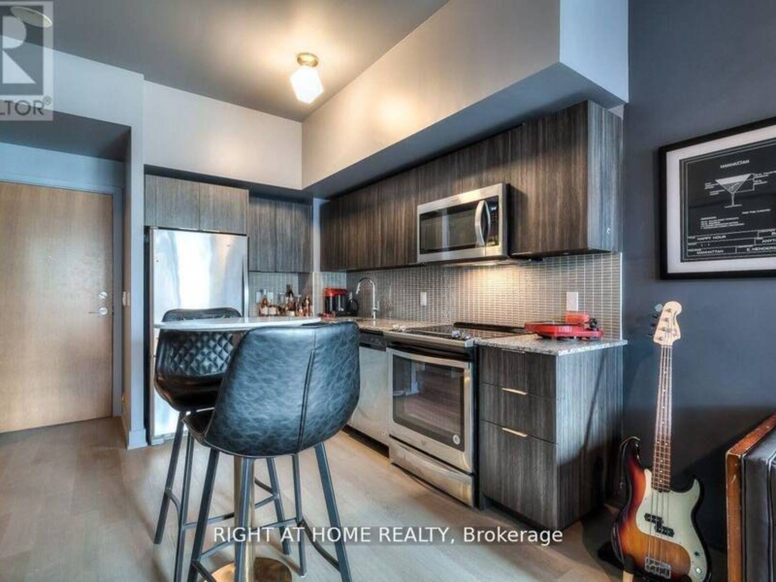 540 - 30 SHORE BREEZE DRIVE, Toronto, Ontario M8V 1A1