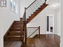 18 HACKWOOD CRESCENT | Aurora Ontario | Slide Image Twelve