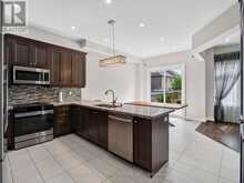 18 HACKWOOD CRESCENT | Aurora Ontario | Slide Image Thirteen
