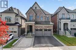 18 HACKWOOD CRESCENT | Aurora Ontario | Slide Image One