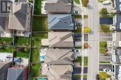 18 HACKWOOD CRESCENT | Aurora Ontario | Slide Image Four