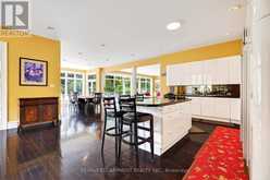 1019 SCENIC DRIVE | Hamilton Ontario | Slide Image Ten