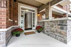 36 PAISLEY DRIVE | Bradford West Gwillimbury Ontario | Slide Image Four